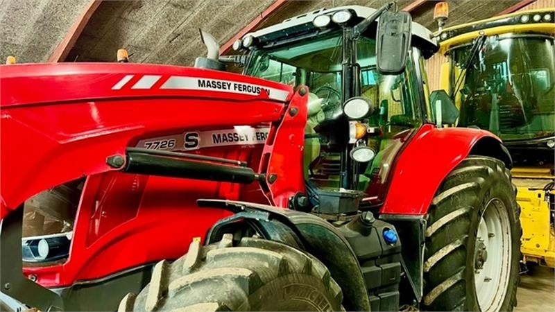 Massey Ferguson 7726 S DynaVT Med front læsser. Læsser er meget li - Трактор: слика 4 Massey Ferguson 7726 S DynaVT Med front læsser. Læsser er meget li - Трактор: слика 4