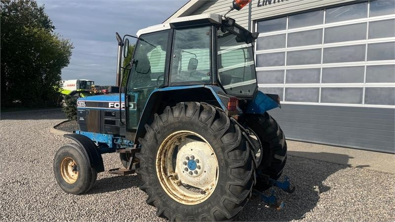 New Holland 5640 SL Dualpower - Трактор: слика 3 New Holland 5640 SL Dualpower - Трактор: слика 3