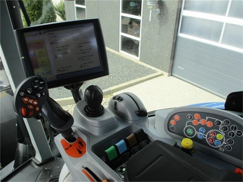 New Holland T7.230 AutoCommand, meget velholdt traktor - Трактор: слика 4 New Holland T7.230 AutoCommand, meget velholdt traktor - Трактор: слика 4