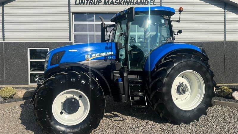 New Holland T7.270 AutoCommand med frontlift - Трактор: слика 1 New Holland T7.270 AutoCommand med frontlift - Трактор: слика 1