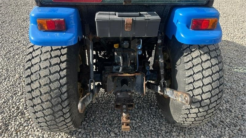 New Holland TC35DA Hydrostat - Трактор: слика 4 New Holland TC35DA Hydrostat - Трактор: слика 4