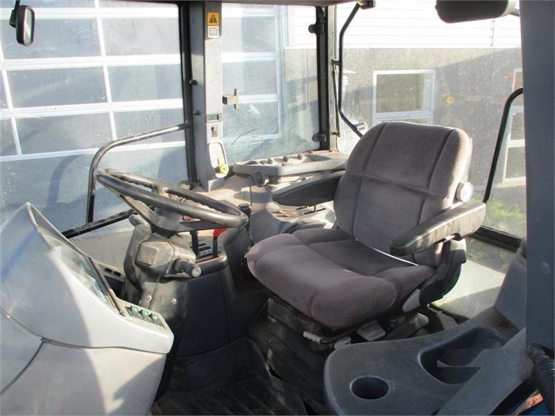 New Holland TS115 SLE - Трактор: слика 2 New Holland TS115 SLE - Трактор: слика 2
