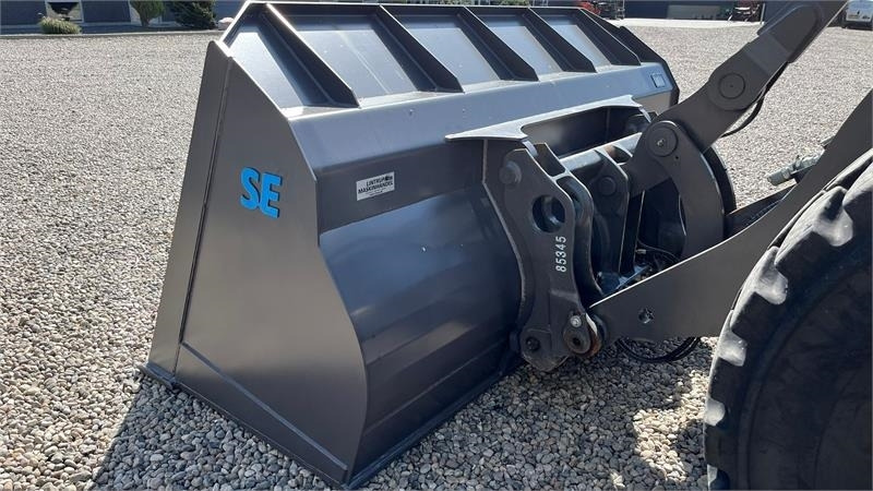 SE AB 2,9m3 skovl med Volvo beslag på. Den er 2.75 - Корпа за Градежна машина: слика 5 SE AB 2,9m3 skovl med Volvo beslag på. Den er 2.75 - Корпа за Градежна машина: слика 5