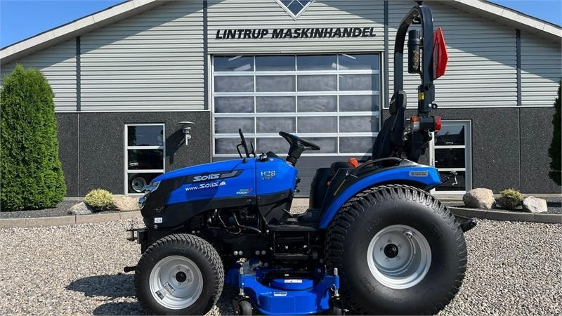 Solis 26 HST Hydrostat Turf hjul og klipperbord - Косилка: слика 1 Solis 26 HST Hydrostat Turf hjul og klipperbord - Косилка: слика 1