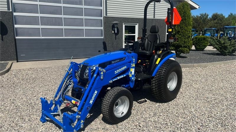 Solis H26 HST Turfdæk og Frontlæsser - Трактор: слика 2 Solis H26 HST Turfdæk og Frontlæsser - Трактор: слика 2