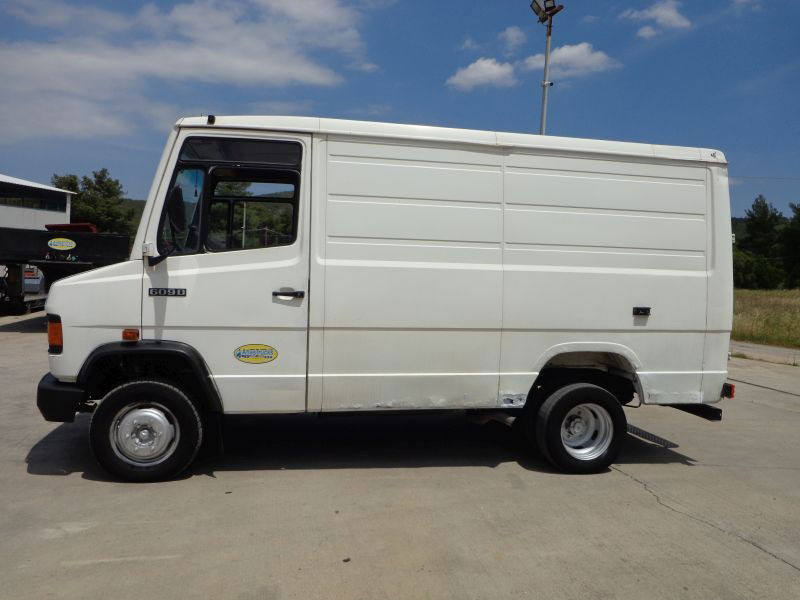 Mercedes-Benz Sprinter Mercedes Benz 609D - Товарно комбе: слика 3 Mercedes-Benz Sprinter Mercedes Benz 609D - Товарно комбе: слика 3
