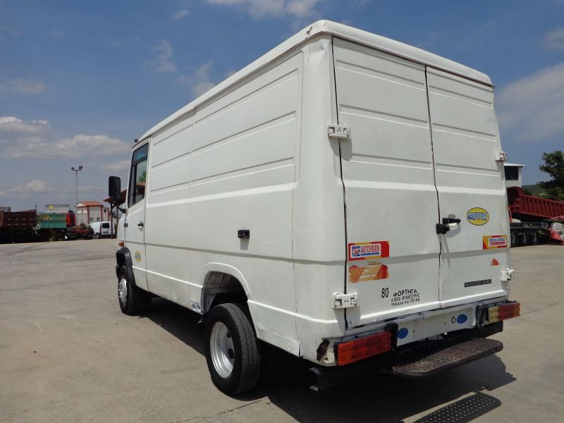 Mercedes-Benz Sprinter Mercedes Benz 609D - Товарно комбе: слика 4 Mercedes-Benz Sprinter Mercedes Benz 609D - Товарно комбе: слика 4