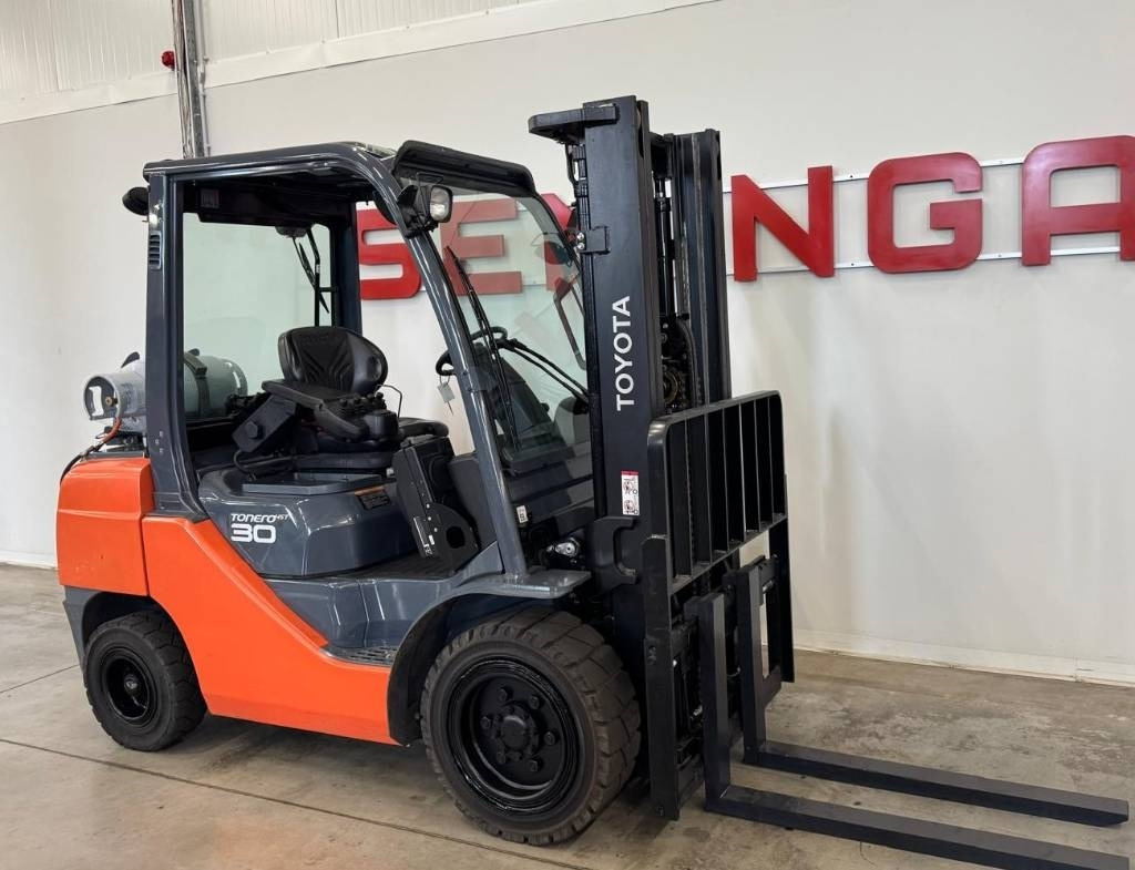 Toyota 10949 06-8FG30F - Плински вилушкар: слика 1 Toyota 10949 06-8FG30F - Плински вилушкар: слика 1