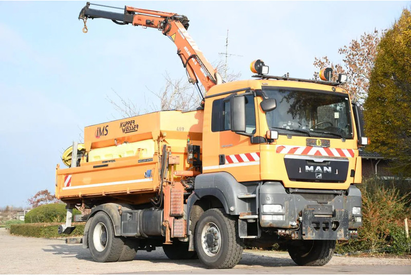 MAN TGS 18.320 4x4!! KRAN/!!!WINTERDIENST/DREISEITENKIPPER!!KOMMUNAL/KLIMA!! - Кипер, Камион со кран: слика 1 MAN TGS 18.320 4x4!! KRAN/!!!WINTERDIENST/DREISEITENKIPPER!!KOMMUNAL/KLIMA!! - Кипер, Камион со кран: слика 1