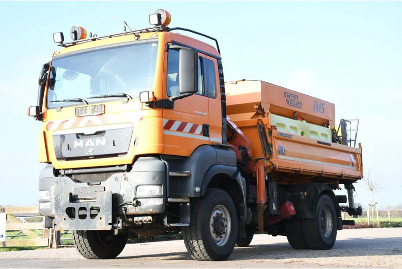 MAN TGS 18.320 4x4!! KRAN/!!!WINTERDIENST/DREISEITENKIPPER!!KOMMUNAL/KLIMA!! - Кипер, Камион со кран: слика 4 MAN TGS 18.320 4x4!! KRAN/!!!WINTERDIENST/DREISEITENKIPPER!!KOMMUNAL/KLIMA!! - Кипер, Камион со кран: слика 4