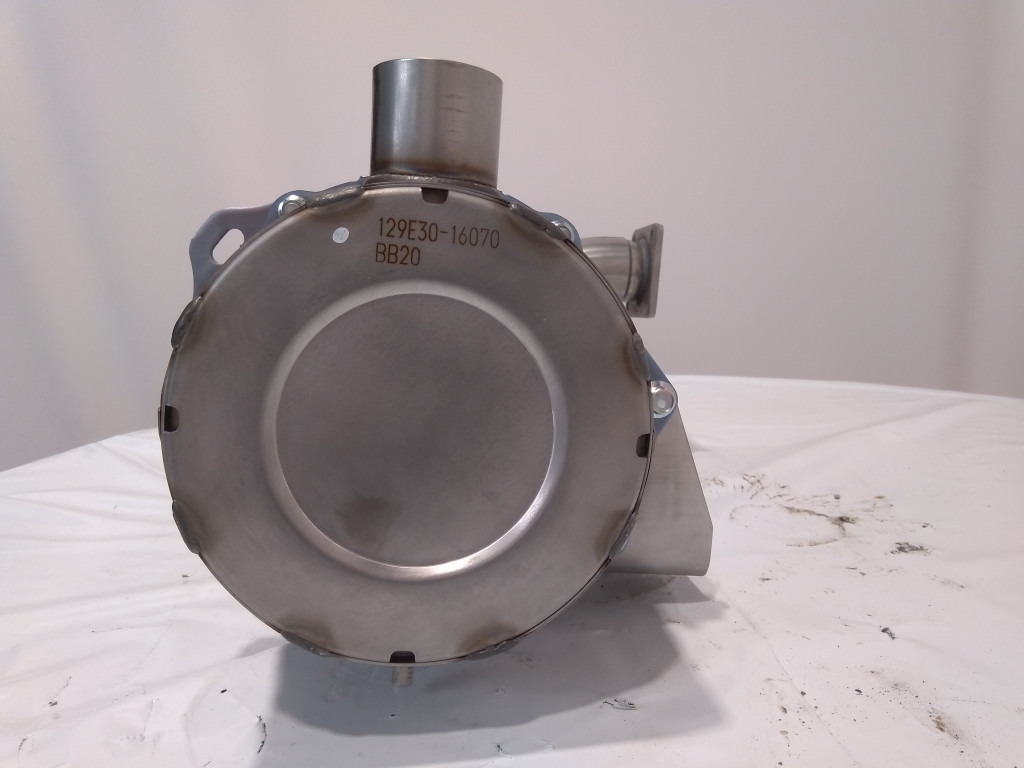 Case VV129E3016070 - AdBlue резервоар за Земјоделска машина: слика 2 Case VV129E3016070 - AdBlue резервоар за Земјоделска машина: слика 2