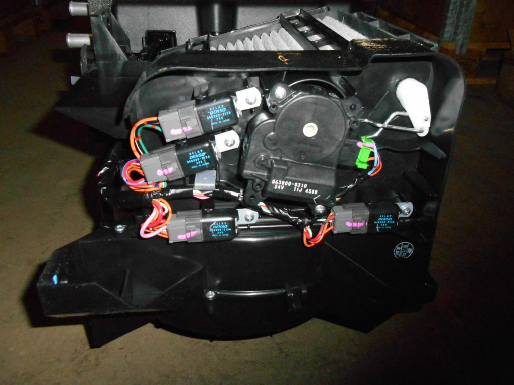 Caterpillar 2299081 - 3168812 - Дел за клима уреди за Градежна машина: слика 5 Caterpillar 2299081 - 3168812 - Дел за клима уреди за Градежна машина: слика 5