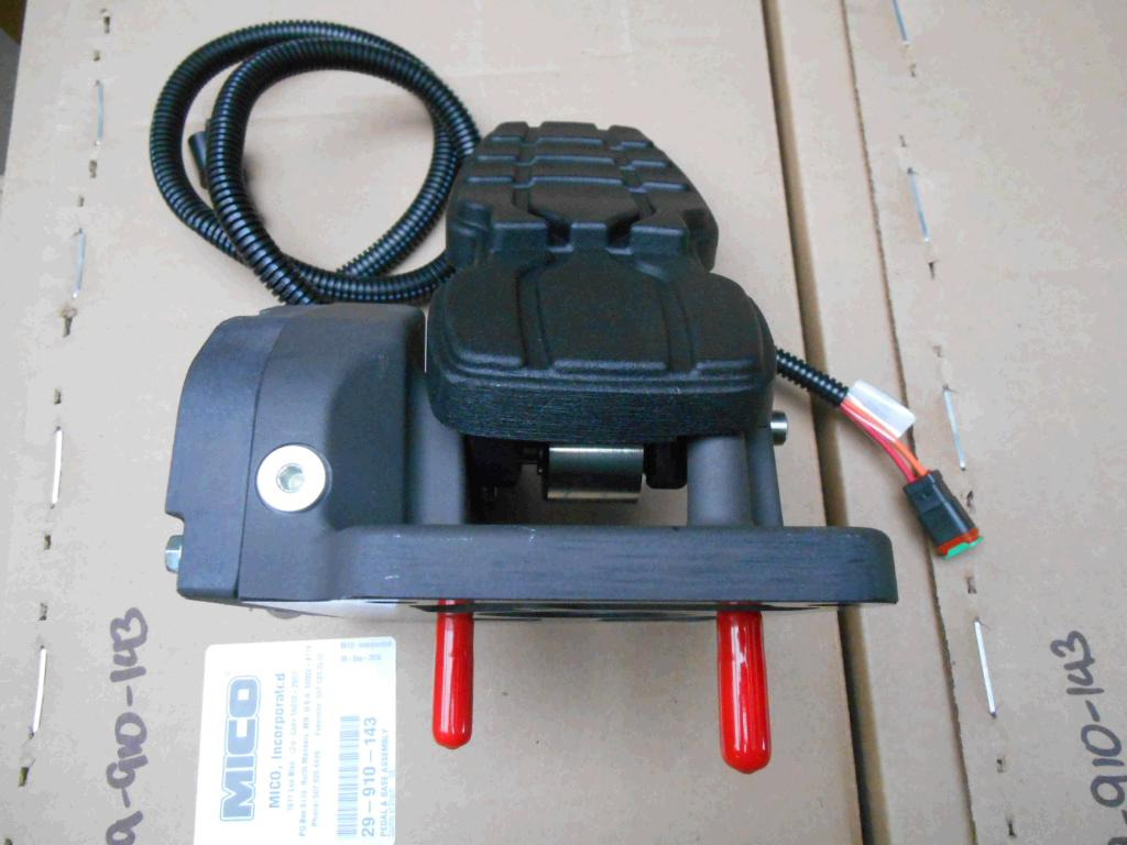 Caterpillar 3801377 - Педала за Градежна машина: слика 4 Caterpillar 3801377 - Педала за Градежна машина: слика 4