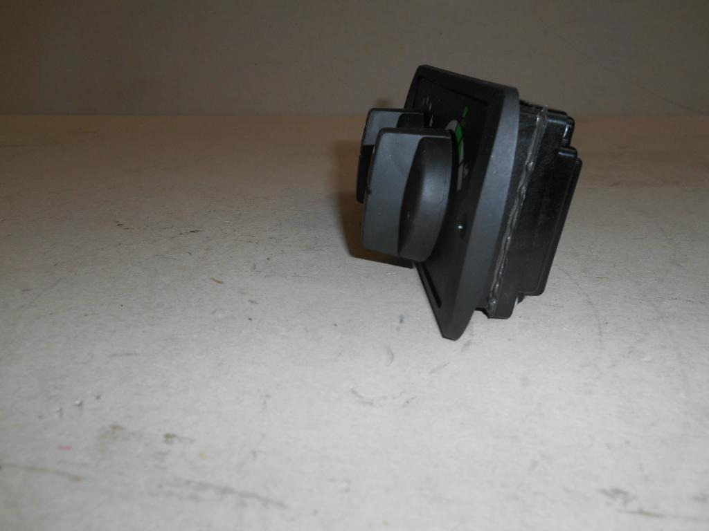 Caterpillar 4205229 - Контролна табла за Градежна машина: слика 2 Caterpillar 4205229 - Контролна табла за Градежна машина: слика 2