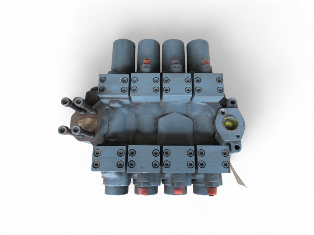 New Holland 1771467 - Хидрауличен вентил за Градежна машина: слика 1 New Holland 1771467 - Хидрауличен вентил за Градежна машина: слика 1