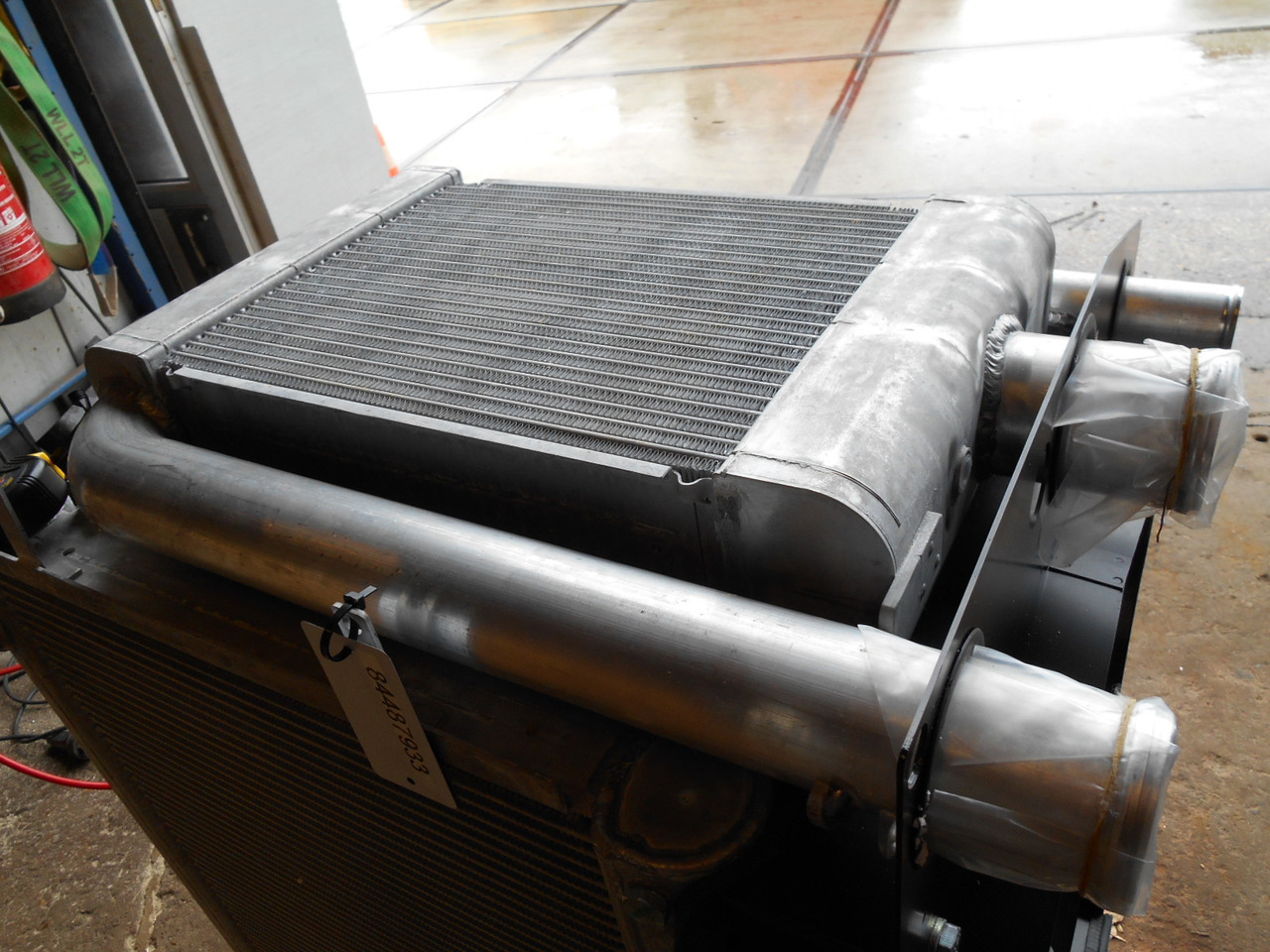 New Holland 84487933 - Интеркулер за Градежна машина: слика 3 New Holland 84487933 - Интеркулер за Градежна машина: слика 3