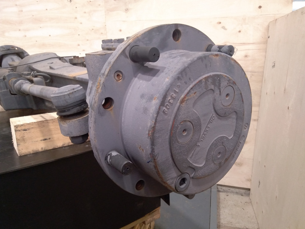 New Holland 87674863 - 85821298 - Предна оска за Градежна машина: слика 3 New Holland 87674863 - 85821298 - Предна оска за Градежна машина: слика 3