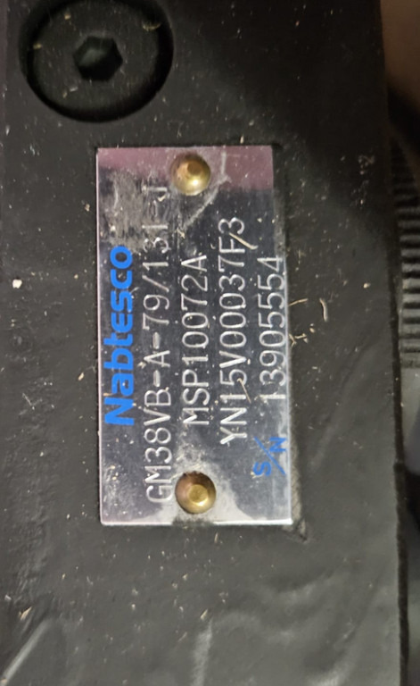 New Holland YN15V00037F2 - YN15V00037F1 - Конечен редуктор за Градежна машина: слика 1 New Holland YN15V00037F2 - YN15V00037F1 - Конечен редуктор за Градежна машина: слика 1