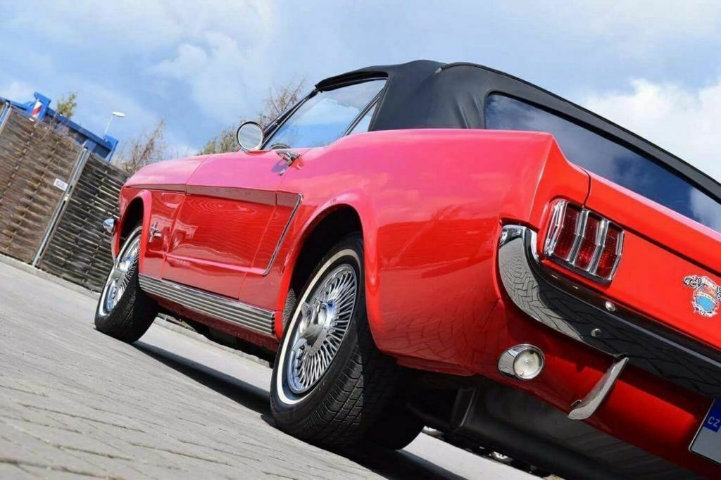 Ford Mustang Cabriolet - Автомобил: слика 4 Ford Mustang Cabriolet - Автомобил: слика 4