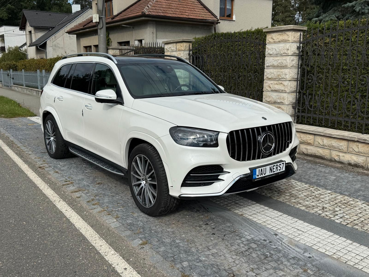 Mercedes-Benz GLS 400 d 4Matic - SUV: слика 2 Mercedes-Benz GLS 400 d 4Matic - SUV: слика 2