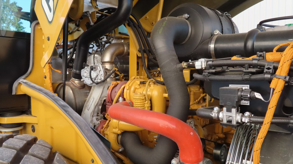Компактор Caterpillar CS 56 B: слика 11