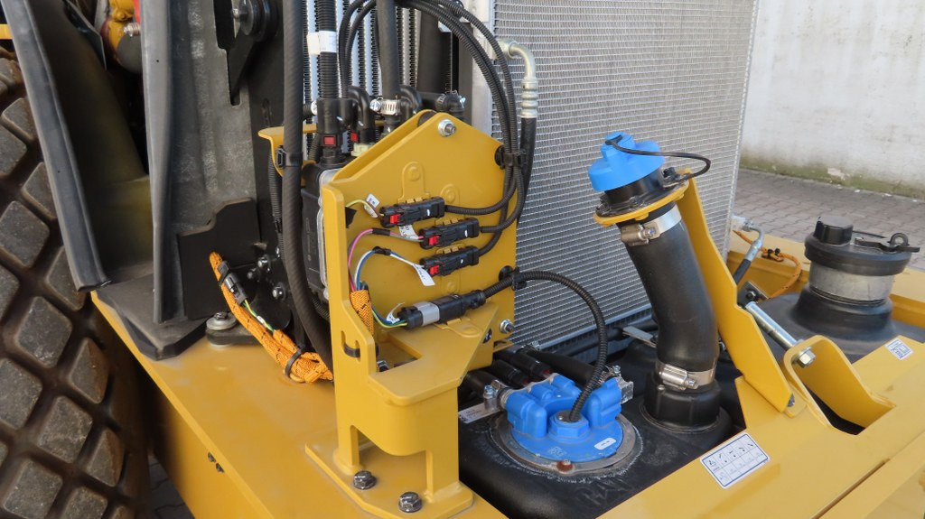 Компактор Caterpillar CS 56 B: слика 10