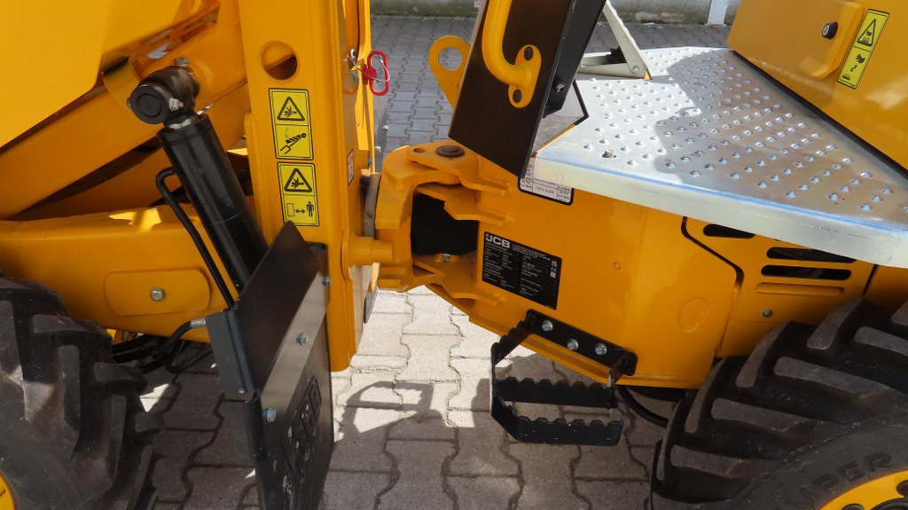 Мини истоварувач JCB 1T HT 5: слика 11