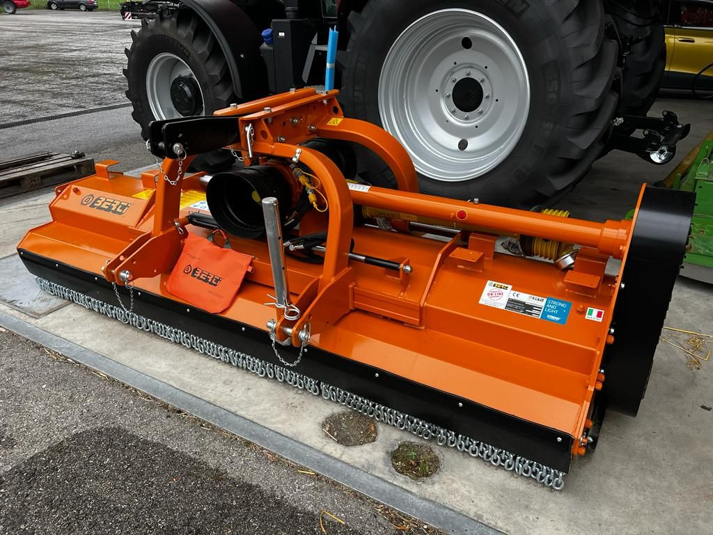 Berti DUAL 300 - Мулчер/ Косилка за жива ограда: слика 1 Berti DUAL 300 - Мулчер/ Косилка за жива ограда: слика 1