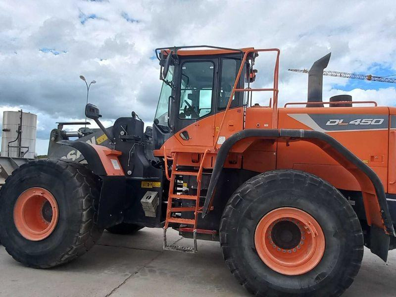 Doosan 450 - Натоварувач на тркала: слика 1 Doosan 450 - Натоварувач на тркала: слика 1