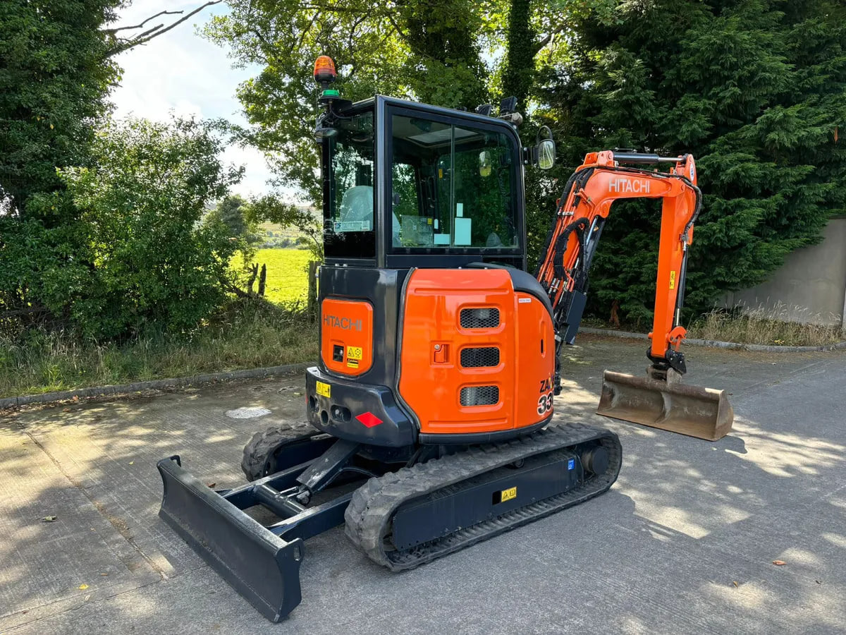 HITACHI 33U-6 - Мини багер: слика 2 HITACHI 33U-6 - Мини багер: слика 2