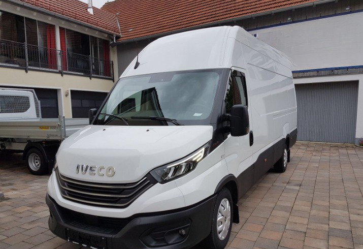 IVECO Daily 35S18 18m³ L4H3 - Товарно комбе: слика 1 IVECO Daily 35S18 18m³ L4H3 - Товарно комбе: слика 1