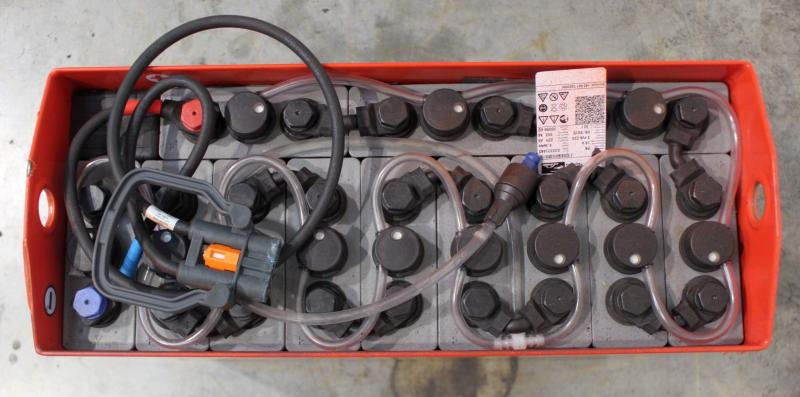 GRUMA 24 Volt 2 PzB 225 Ah - Батерија: слика 3 GRUMA 24 Volt 2 PzB 225 Ah - Батерија: слика 3