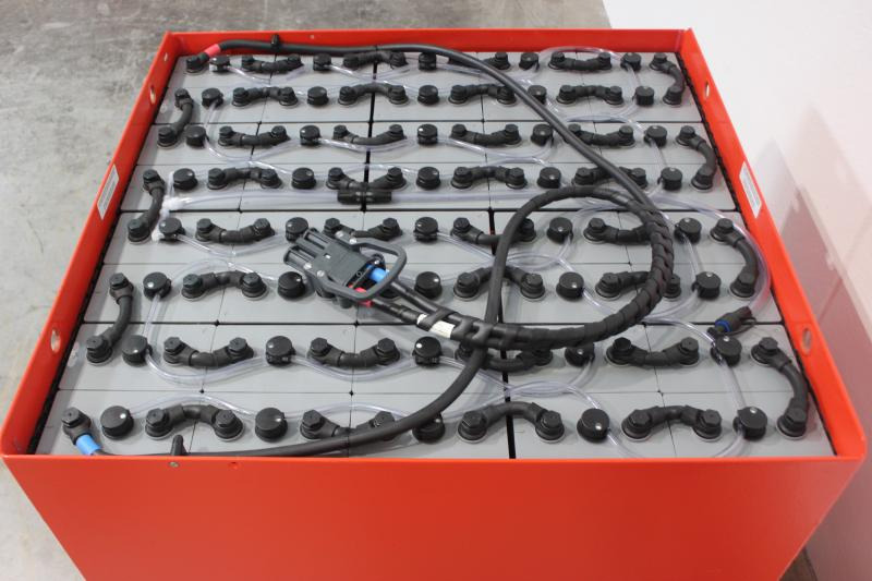 GRUMA 80 Volt 6 PzS 870 Ah - Батерија: слика 3 GRUMA 80 Volt 6 PzS 870 Ah - Батерија: слика 3