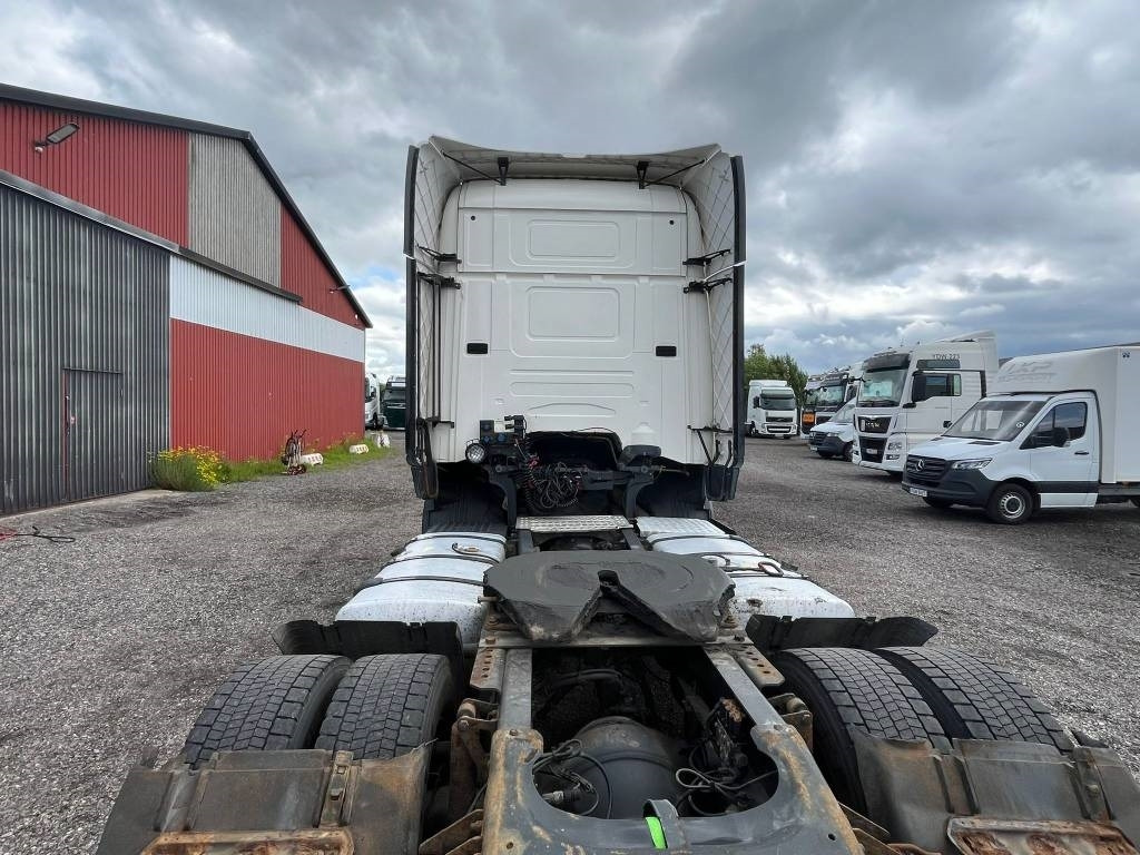 Scania R 400 SERIE NR 3647 - Камион влекач: слика 4 Scania R 400 SERIE NR 3647 - Камион влекач: слика 4