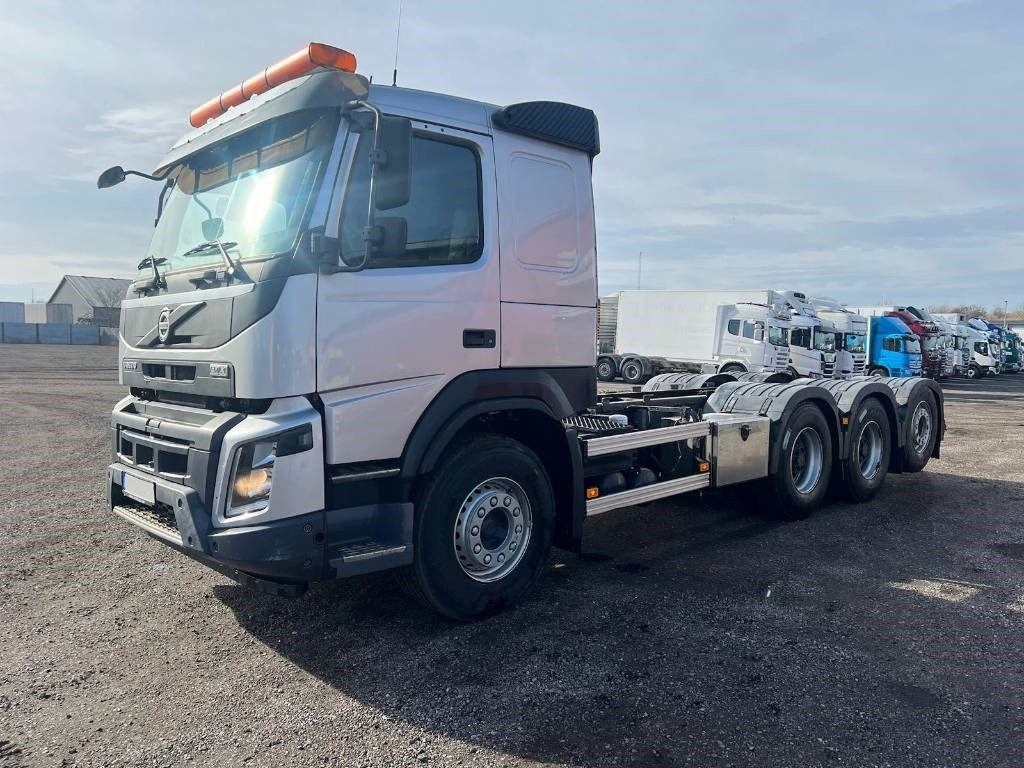 Volvo FM 8x4 serie 4132 Euro 6 - Камион со кабинска шасија: слика 1 Volvo FM 8x4 serie 4132 Euro 6 - Камион со кабинска шасија: слика 1