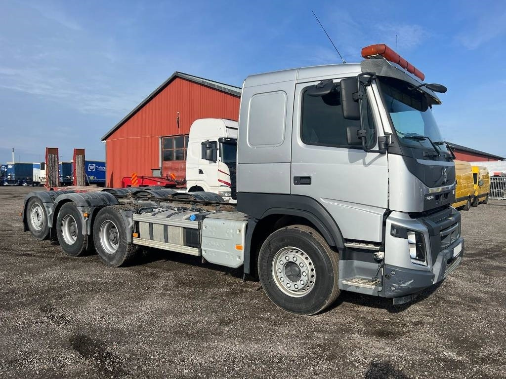 Volvo FM 8x4 serie 4132 Euro 6 - Камион со кабинска шасија: слика 2 Volvo FM 8x4 serie 4132 Euro 6 - Камион со кабинска шасија: слика 2