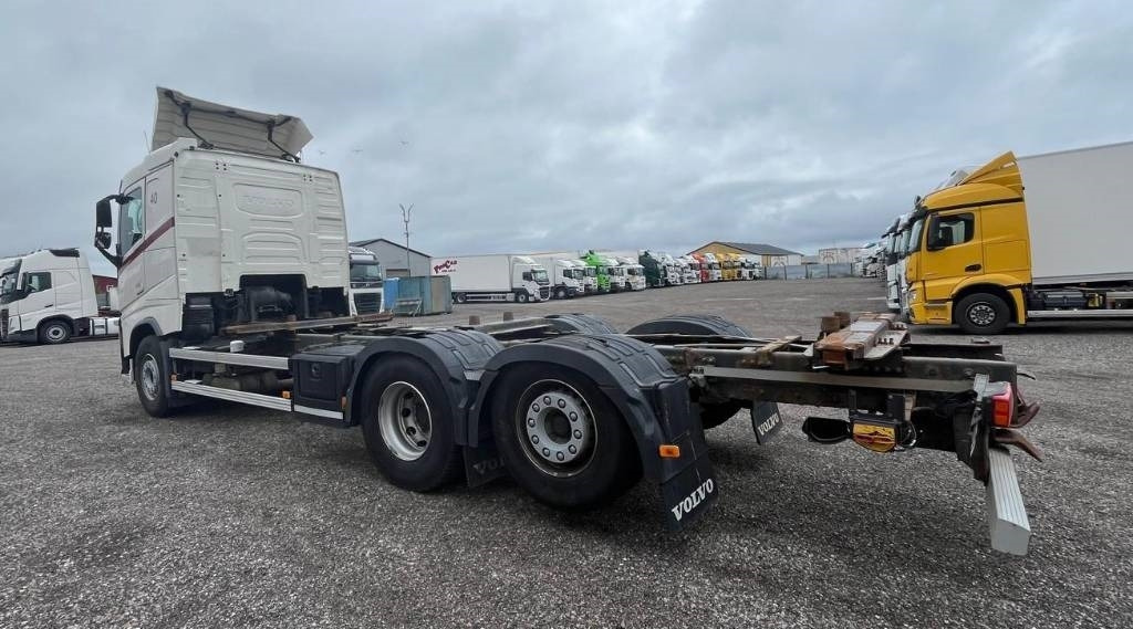 Volvo VOLVO FH 6*2 serie nr 3248 - Транспортер на контејнер/ Камион со променливо тело: слика 4 Volvo VOLVO FH 6*2 serie nr 3248 - Транспортер на контејнер/ Камион со променливо тело: слика 4