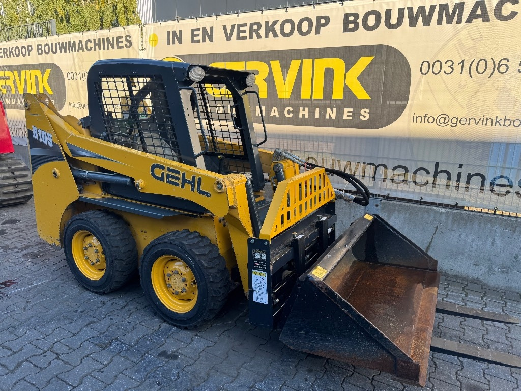 Gehl R105 - Компактен натоварувач: слика 1 Gehl R105 - Компактен натоварувач: слика 1