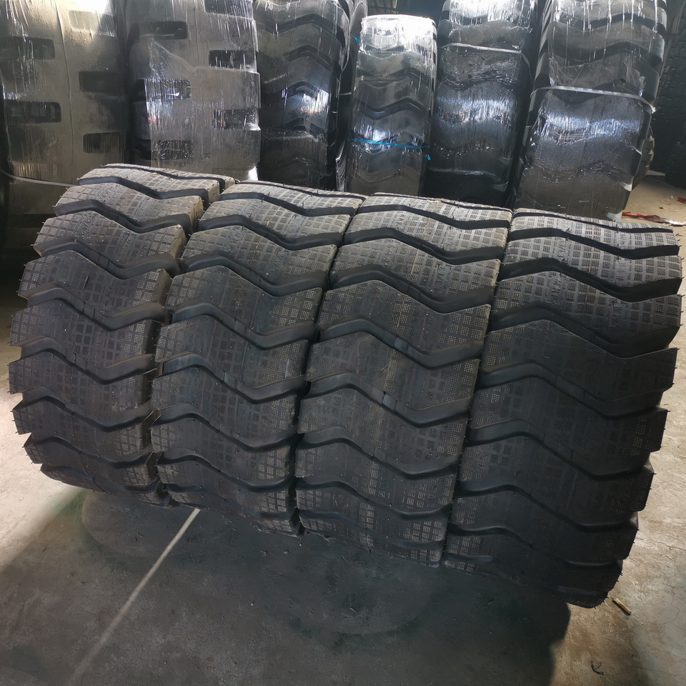 Qingdao Promising 20.5/70-16 Pneumatic Tyre Assembly for China Loader - Гума за Натоварувач на тркала: слика 1 Qingdao Promising 20.5/70-16 Pneumatic Tyre Assembly for China Loader - Гума за Натоварувач на тркала: слика 1