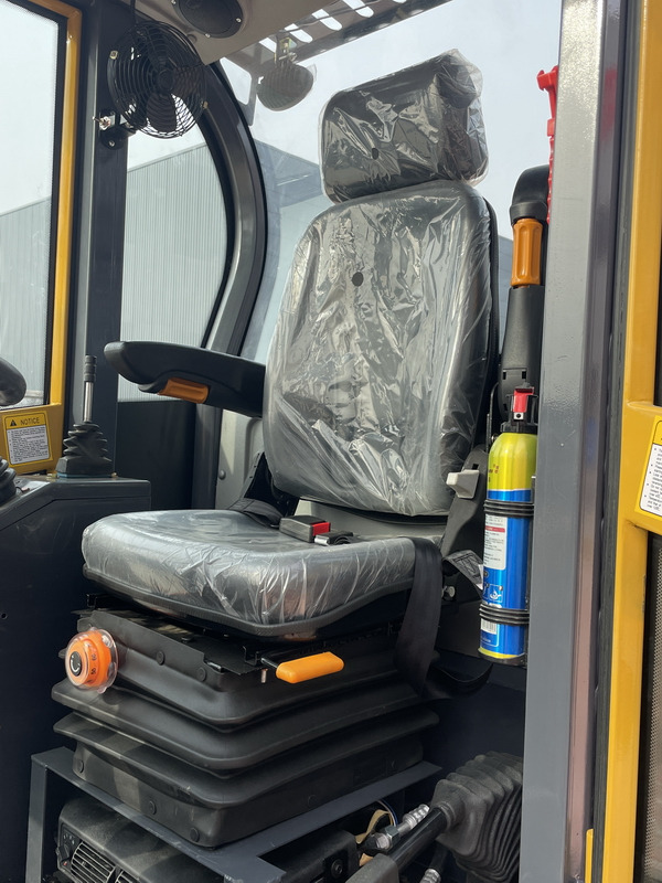 Qingdao Promising CE Telescopic Loader ZL15 - Телескопски натоварувач на тркала: слика 4 Qingdao Promising CE Telescopic Loader ZL15 - Телескопски натоварувач на тркала: слика 4