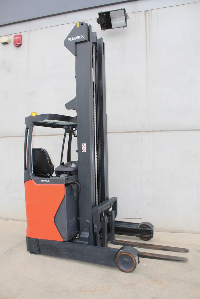 Linde R16-01 - Вилушкар со подигнување: слика 1 Linde R16-01 - Вилушкар со подигнување: слика 1