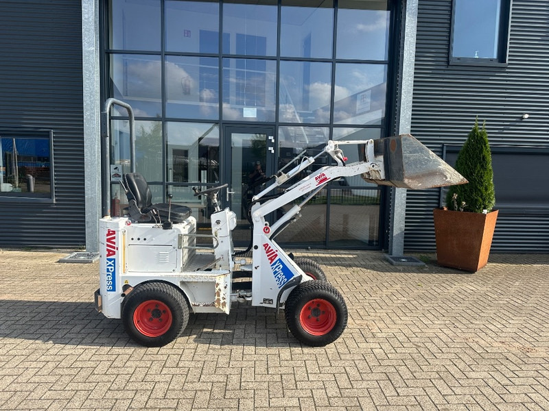 Knikmops 100 - Натоварувач на тркала: слика 2 Knikmops 100 - Натоварувач на тркала: слика 2