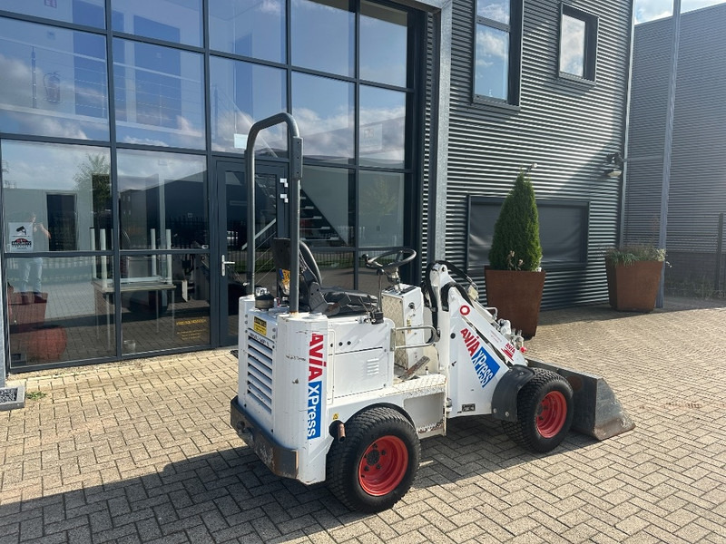 Knikmops 100 - Натоварувач на тркала: слика 4 Knikmops 100 - Натоварувач на тркала: слика 4