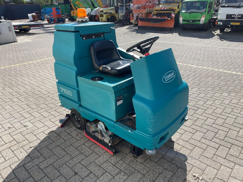 TENNANT 7100 - Машина за чистење подови: слика 4 TENNANT 7100 - Машина за чистење подови: слика 4