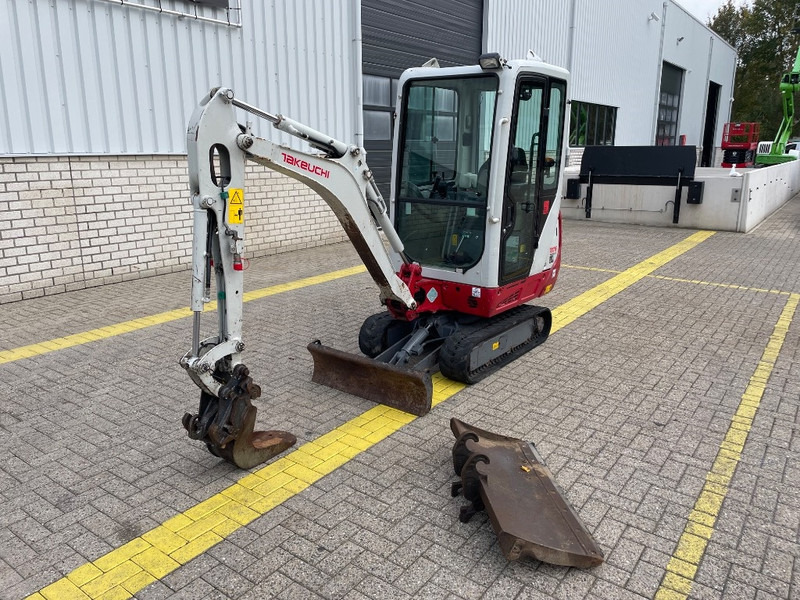 Takeuchi TB 216 - Мини багер: слика 2 Takeuchi TB 216 - Мини багер: слика 2
