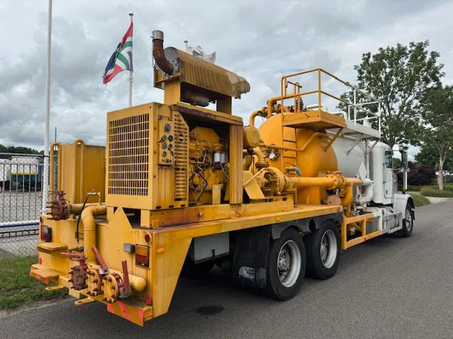 Freightliner 3 AXLE RIGID BODY chassis cabine - Камион со кабинска шасија: слика 4 Freightliner 3 AXLE RIGID BODY chassis cabine - Камион со кабинска шасија: слика 4