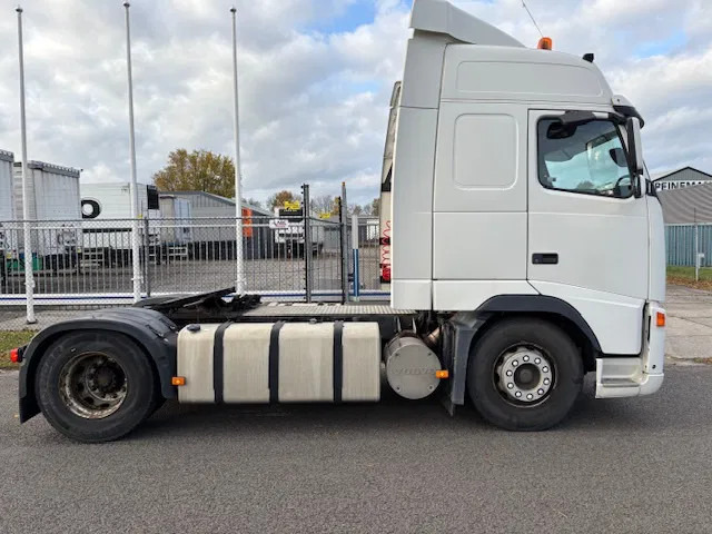 Volvo FH 12 420 4x2T Globetrotter 720.000km!! Analog tacho MOT 06-2026 - Камион влекач: слика 4 Volvo FH 12 420 4x2T Globetrotter 720.000km!! Analog tacho MOT 06-2026 - Камион влекач: слика 4