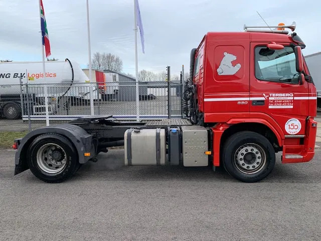 Volvo FM 340 Euro 5 sleeper cab low milage! - Камион влекач: слика 4 Volvo FM 340 Euro 5 sleeper cab low milage! - Камион влекач: слика 4