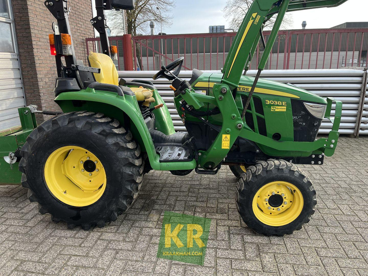 3038E John Deere - Мини трактор: слика 2 3038E John Deere - Мини трактор: слика 2