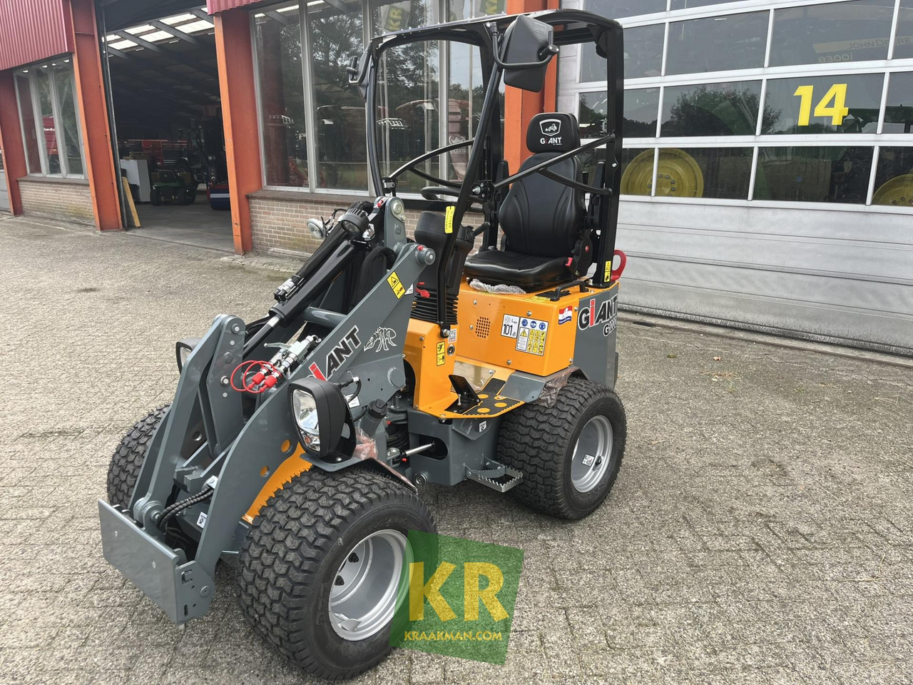 G1200 Giant - Земјоделски натоварувач: слика 1 G1200 Giant - Земјоделски натоварувач: слика 1
